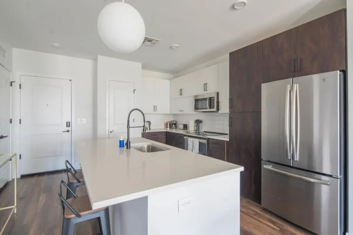 Chic 1Bd - Pool, Gym, Parking, W-D - Sleeps 4 Apartment Tempe