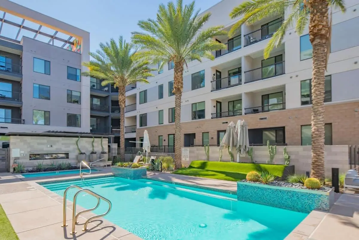 Chic 1Bd - Pool, Gym, Parking, W-D - Sleeps 4 Apartment Tempe